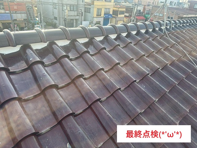 瓦屋根の漆喰　棟瓦取り直し工事