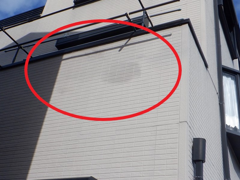 東松山市で外壁塗装のご相談！現地調査にお伺いしましたが外壁の剥がれは前回の業者の施工不良かも？